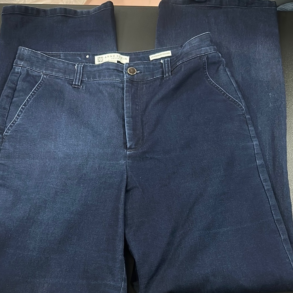 422.   Anne Klein women’s Dark Blue high rise wide leg trousers size 6
